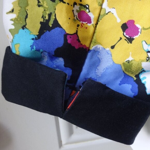 Erin women's jacket size PM, 3/4 sleeve, black with colorful print, 1 hook front - Picture 4 of 12